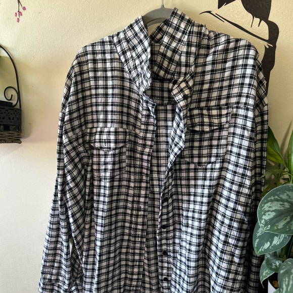 Missguided Flannel Shirt - Picture 2 of 10